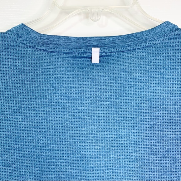 Ideology Short Sleeve Crew Neck Athletic Tee - Picture 6 of 9